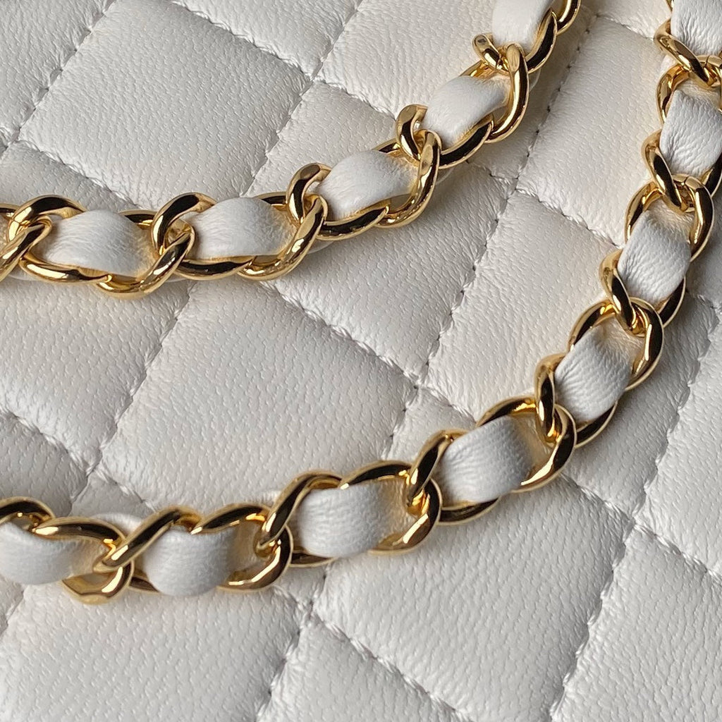 24P CC HOBO BAG 20CM WHITE LAMBSKIN GOLD HARDWARE