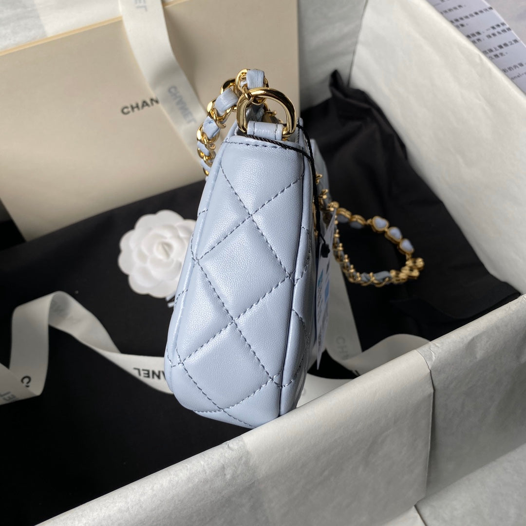 SAC HOBO 24P CC 20CM CUIR D'AGNEAU BLEU NUAGE QUINCAILLERIE DORÉ