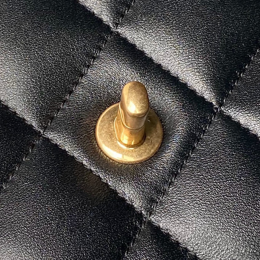 24A CLASSIC FLAP BAG 26CM BLACK LAMBSKIN GOLD HARDWARE