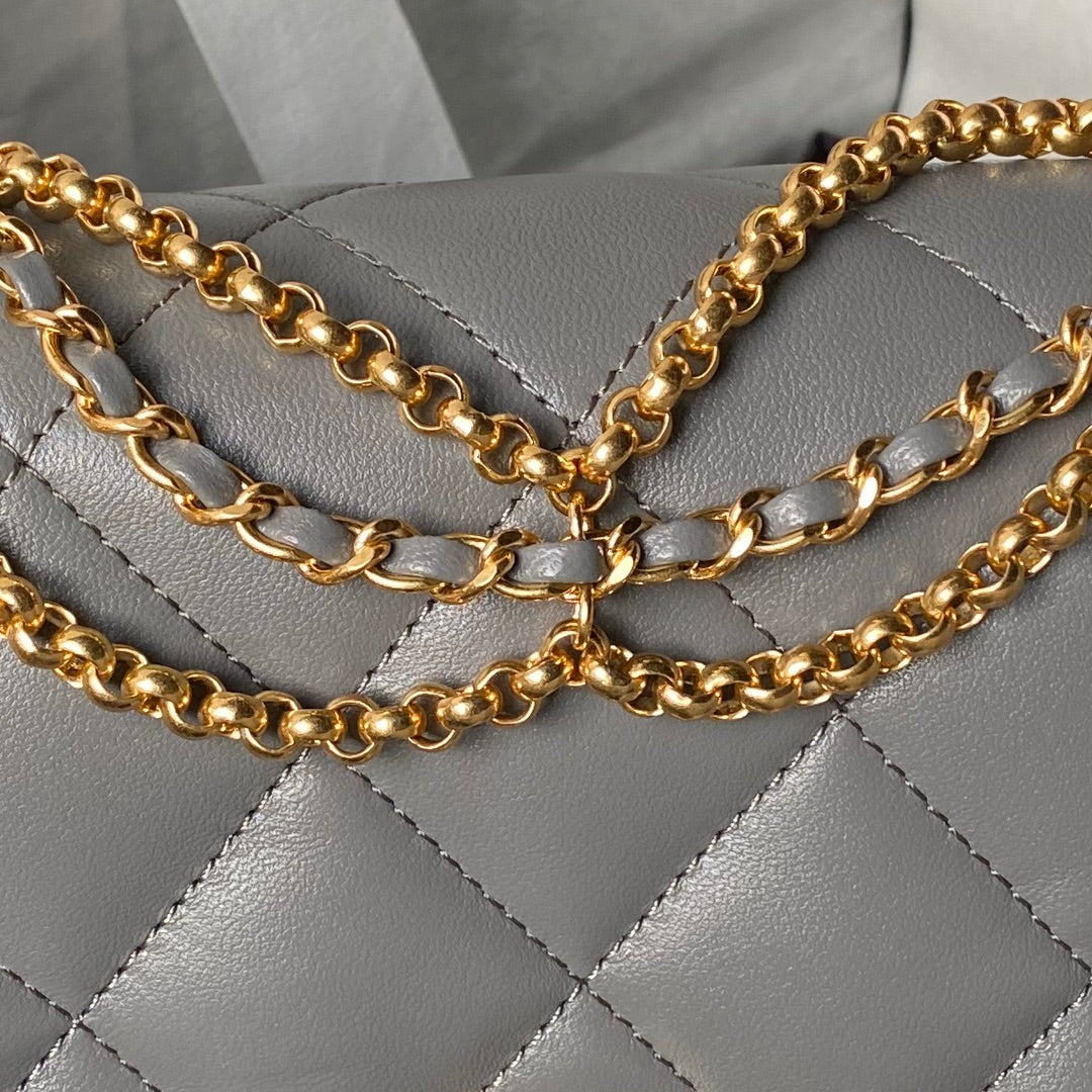 24A CLASSIC FLAP BAG 26CM GREY LAMBSKIN GOLD HARDWARE