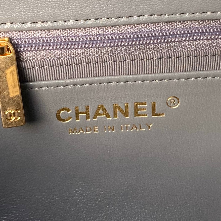 24A CLASSIC FLAP BAG 26CM GREY LAMBSKIN GOLD HARDWARE