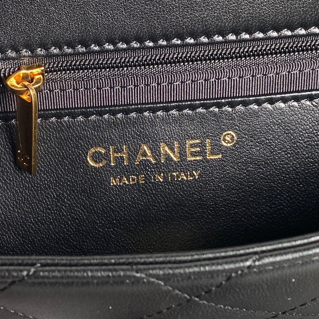 CC 24K MINI SAC À RABAT 21CM CUIR D'AGNEAU NOIR QUINCAILLERIE DORÉ