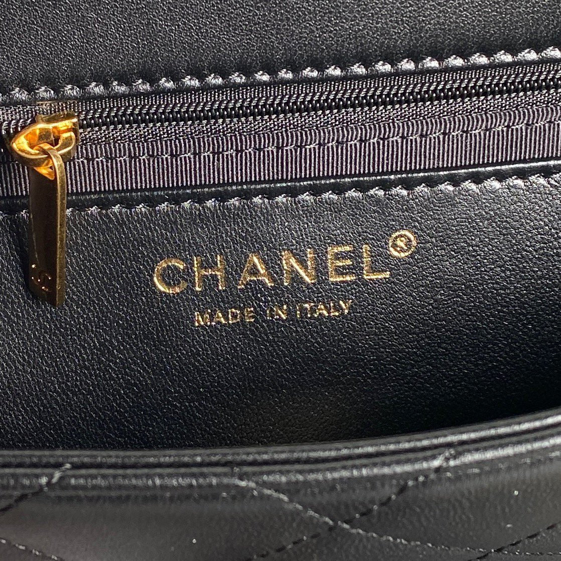 CC 24K MINI SAC À RABAT 21CM CUIR D'AGNEAU NOIR QUINCAILLERIE DORÉ