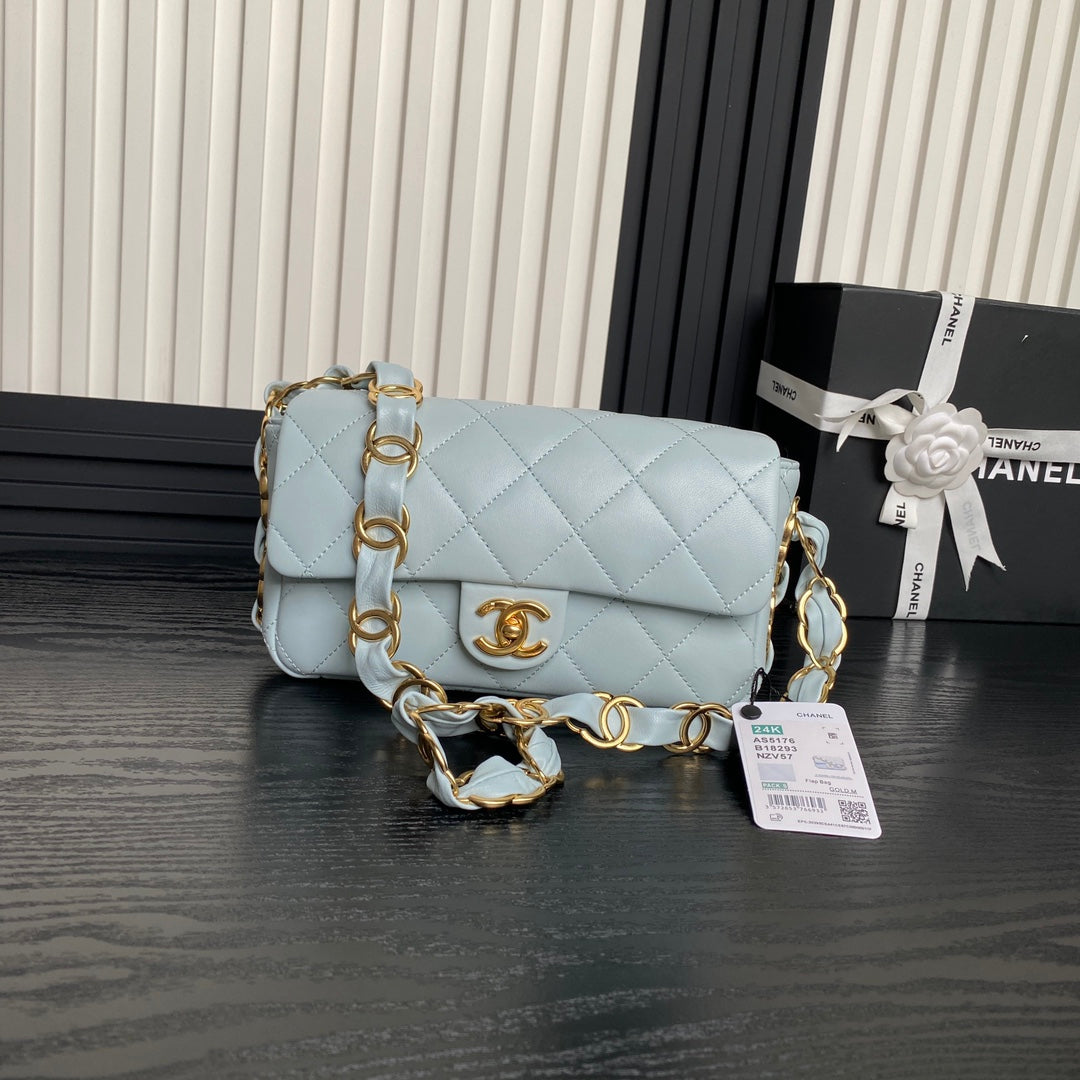 CC 24K MINI SAC À RABAT 21 CM BLEU NUAGE CUIR D'AGNEAU QUINCAILLERIE DORÉ