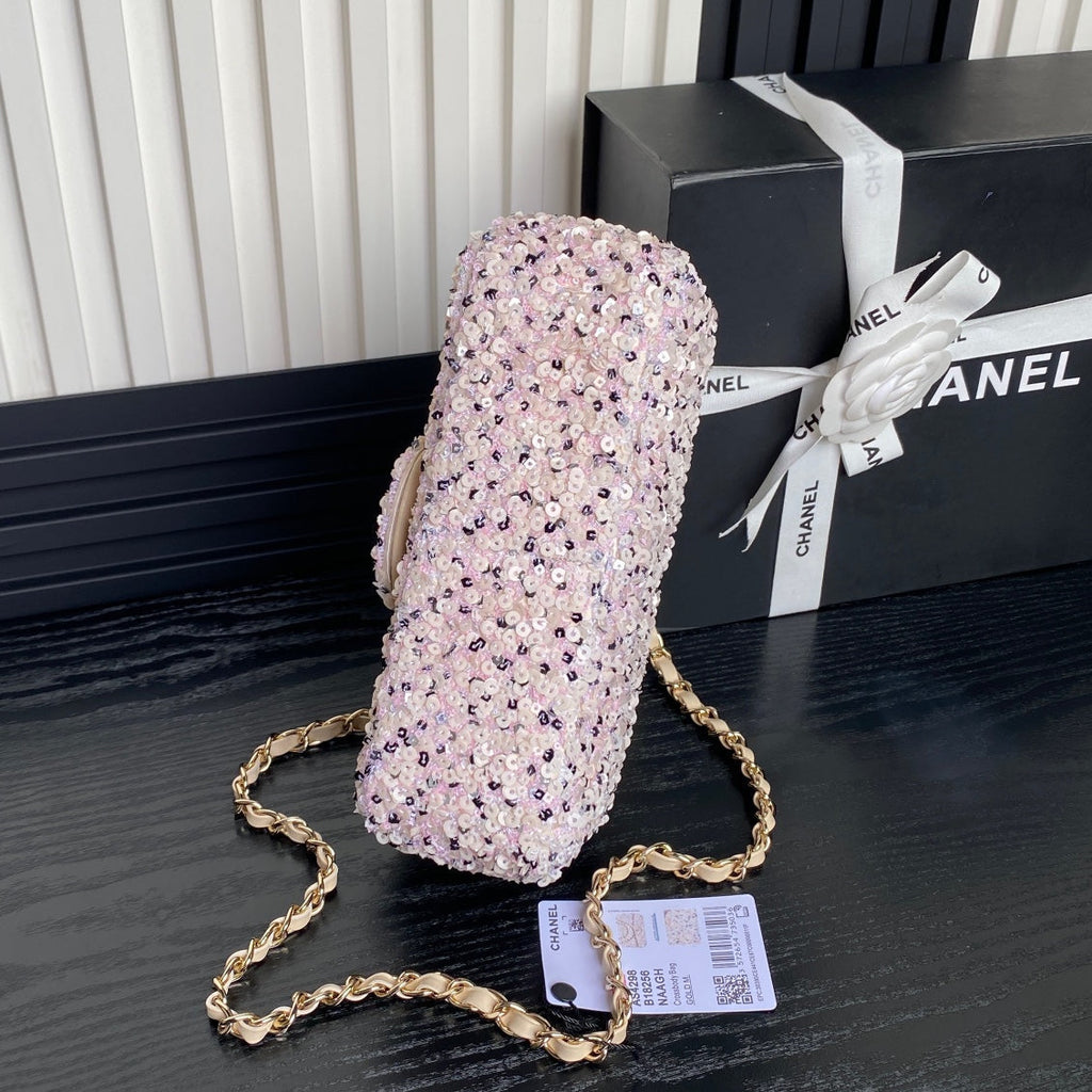 Sac à rabat CC 24 carats 20 cm en cuir d'agneau beige à paillettes blanches et roses