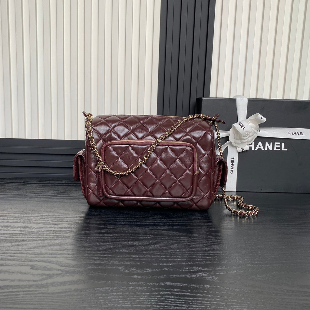SAC APPAREIL PHOTO 24K EN CUIR DE VEAU BORDEAUX ET QUINCAILLERIE OR