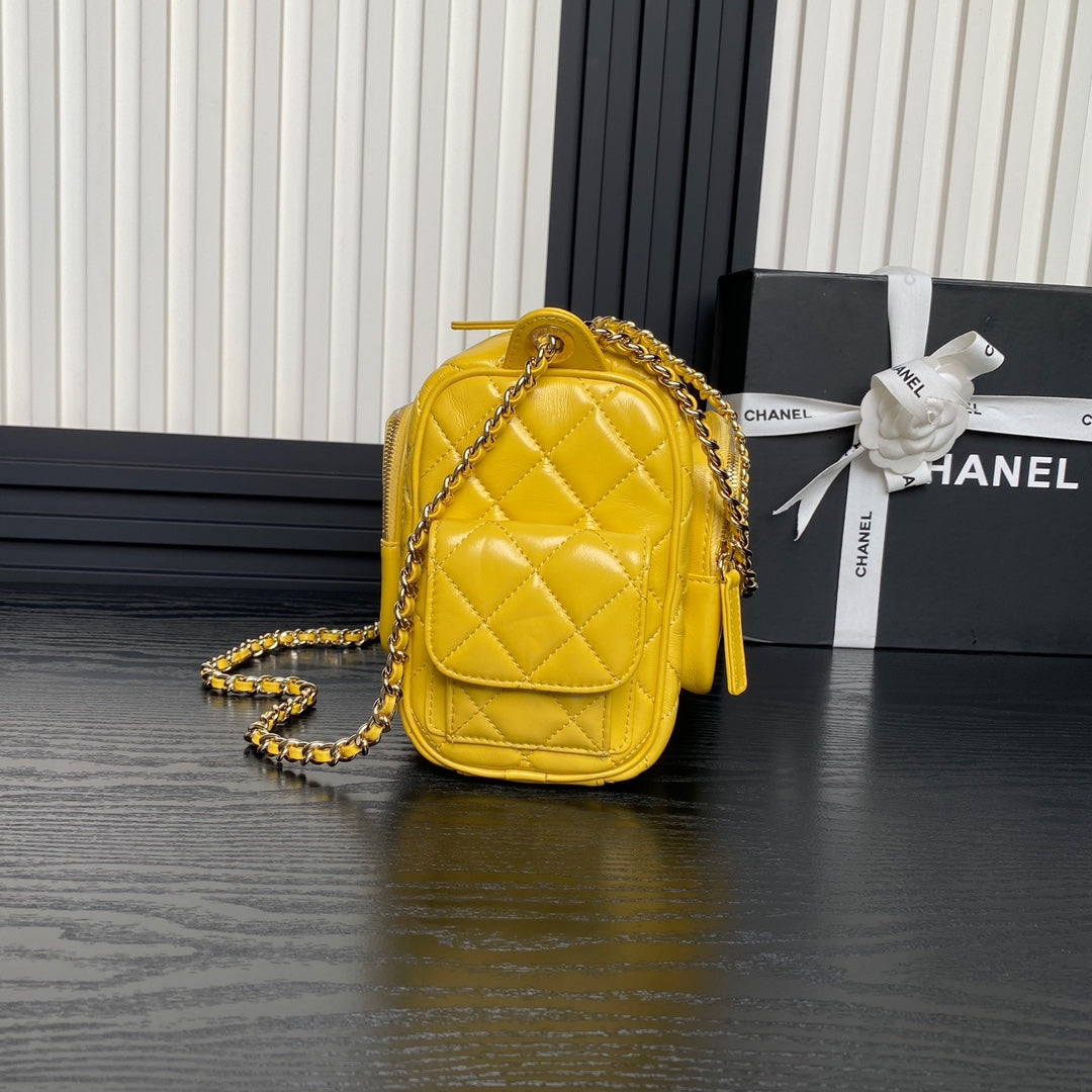 SAC APPAREIL PHOTO 24K EN CUIR DE VEAU JAUNE ET QUINCAILLERIE OR