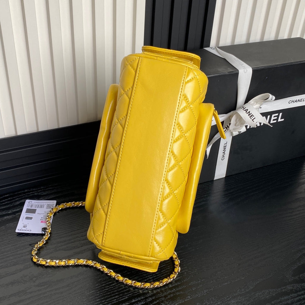 SAC APPAREIL PHOTO 24K EN CUIR DE VEAU JAUNE ET QUINCAILLERIE OR
