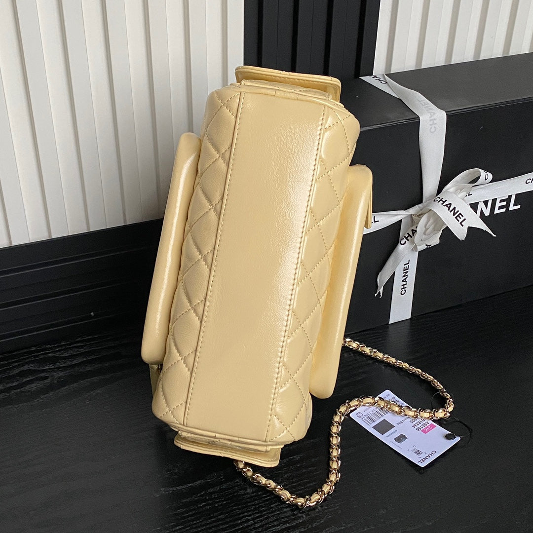 SAC APPAREIL PHOTO 24K EN CUIR DE VEAU BEIGE AVEC QUINCAILLERIE OR