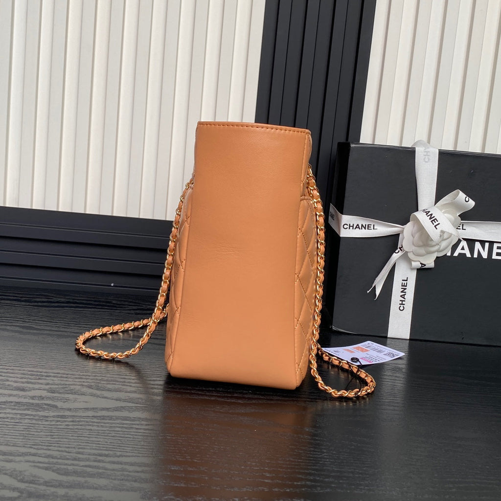 SAC CABAS 24K 32CM EN CUIR DE VEAU MARRON QUINCAILLERIE DORÉ