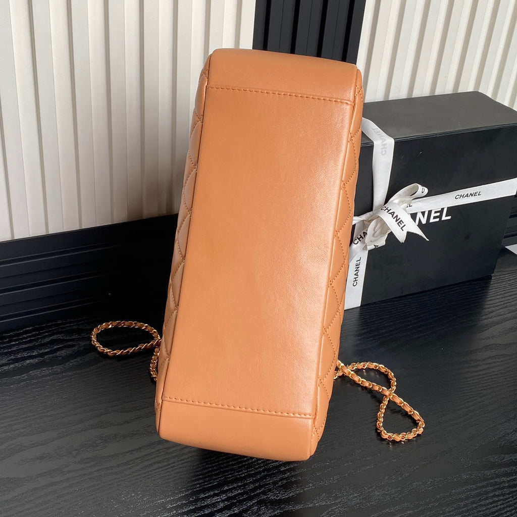 SAC CABAS 24K 32CM EN CUIR DE VEAU MARRON QUINCAILLERIE DORÉ