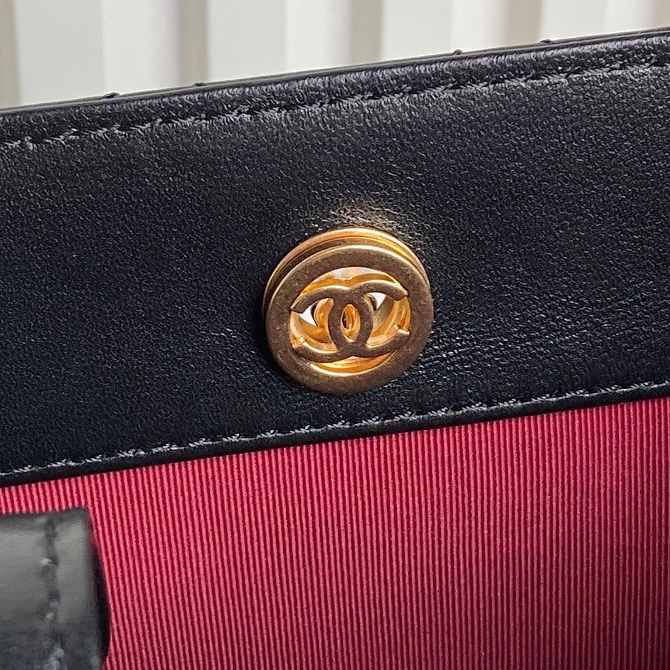 SAC CABAS 24K 32CM CUIR DE VEAU NOIR QUINCAILLERIE OR