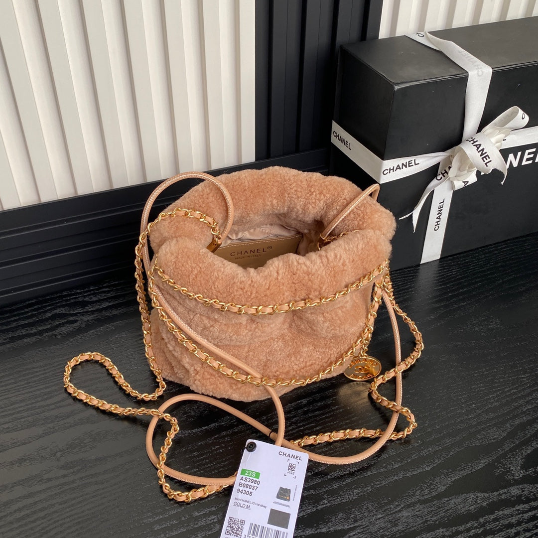 CC 24K HOBO 22 BAG 20CM BROWN WOOL FUR