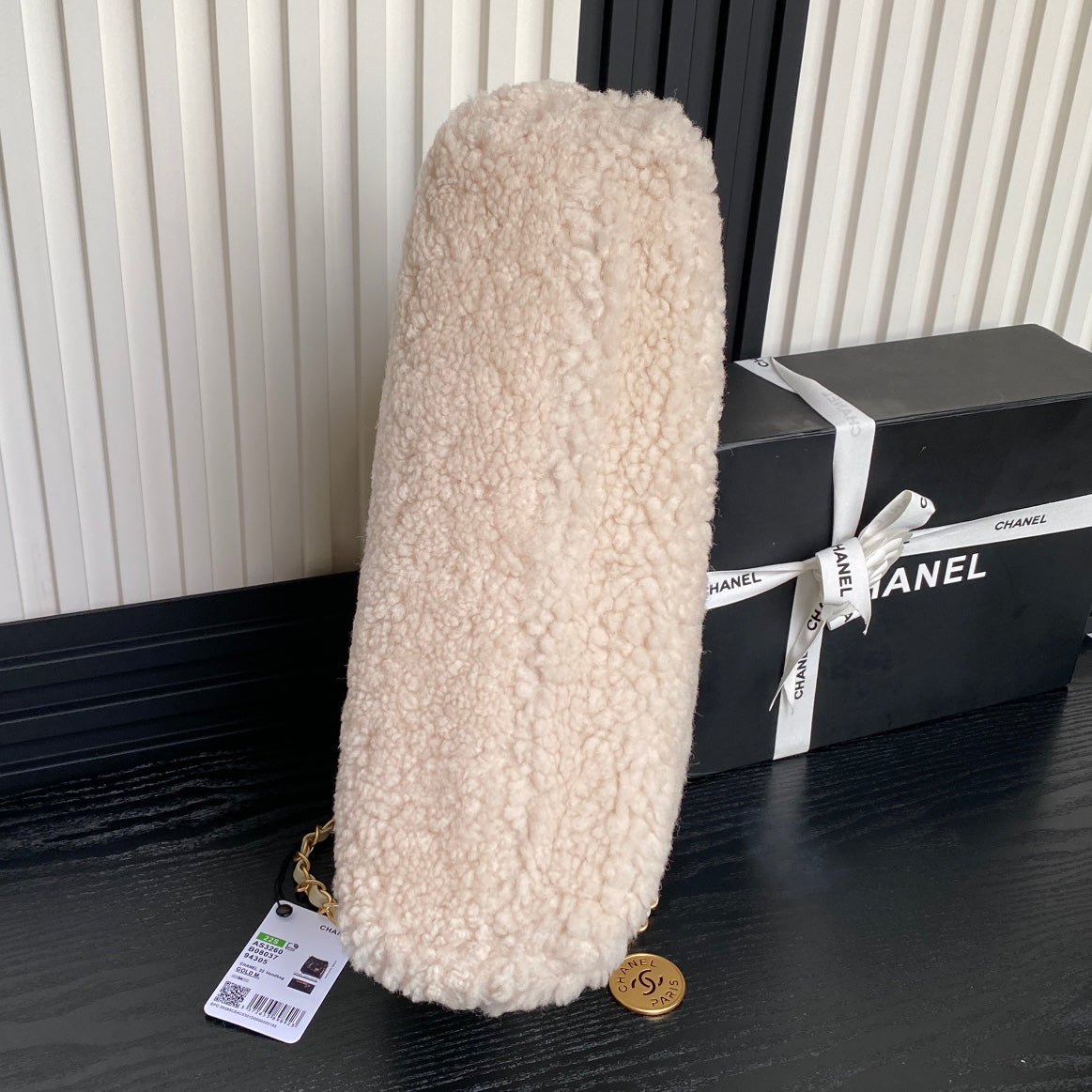 CC 24K HOBO 22 BAG 35CM BEIGE WOOL FUR