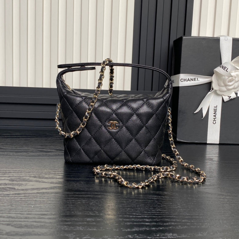 Sac Hobo CC 25C 21,5 cm avec poignée supérieure en cuir de veau grainé noir