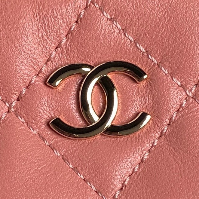 CC 25C CLUTCH WITH STRAP 21CM LIGHT PINK CALFSKIN