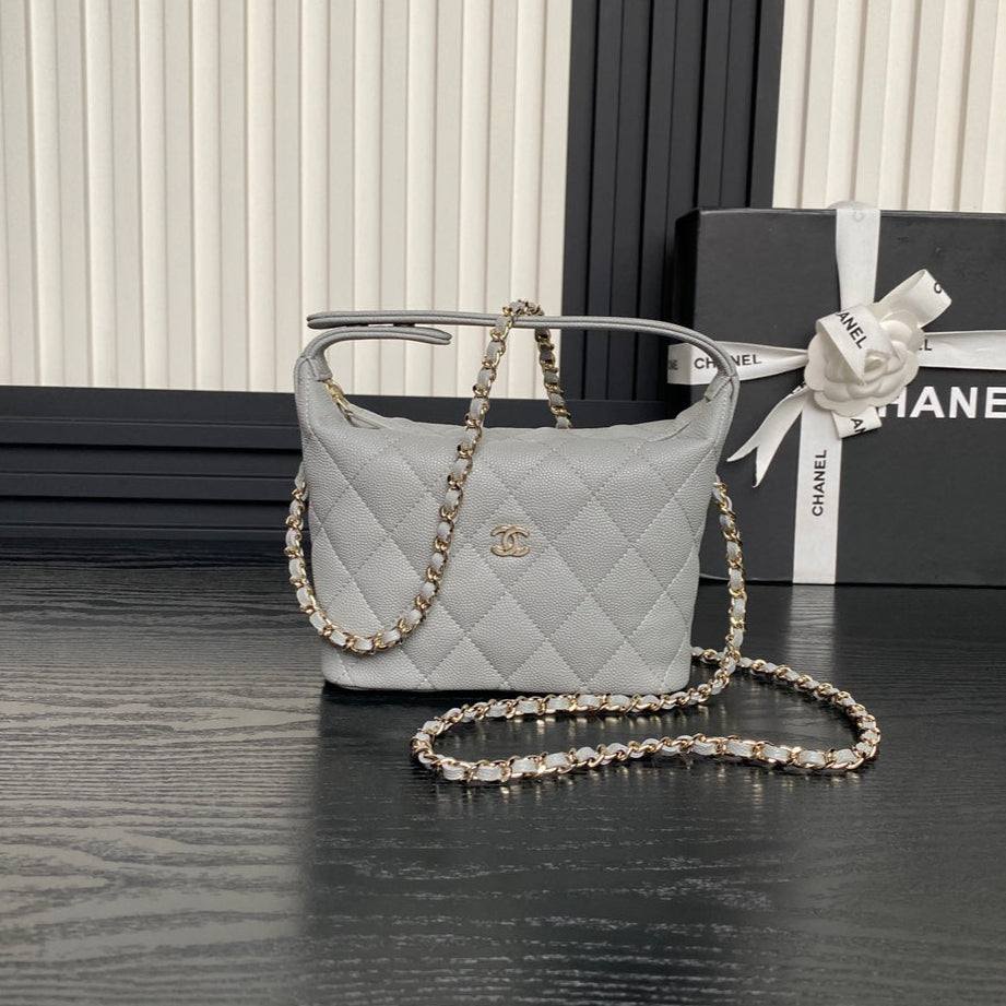 Sac Hobo CC 25C 21,5 cm avec poignée supérieure en cuir de veau grainé gris