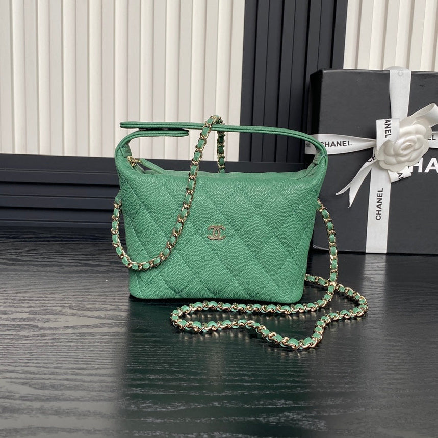 Sac Hobo CC 25C 21,5 cm avec poignée supérieure en cuir de veau grainé vert foncé