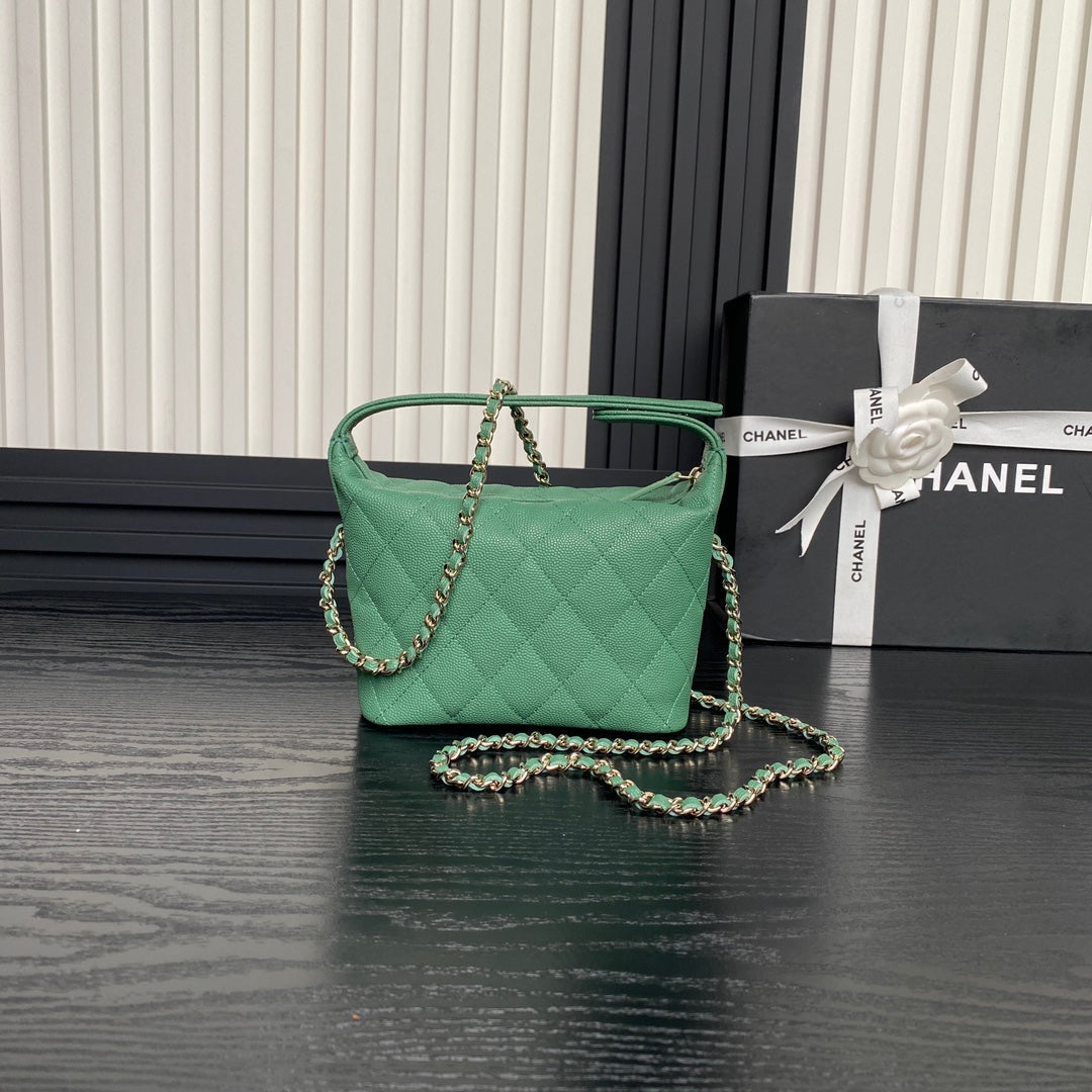 Sac Hobo CC 25C 21,5 cm avec poignée supérieure en cuir de veau grainé vert foncé