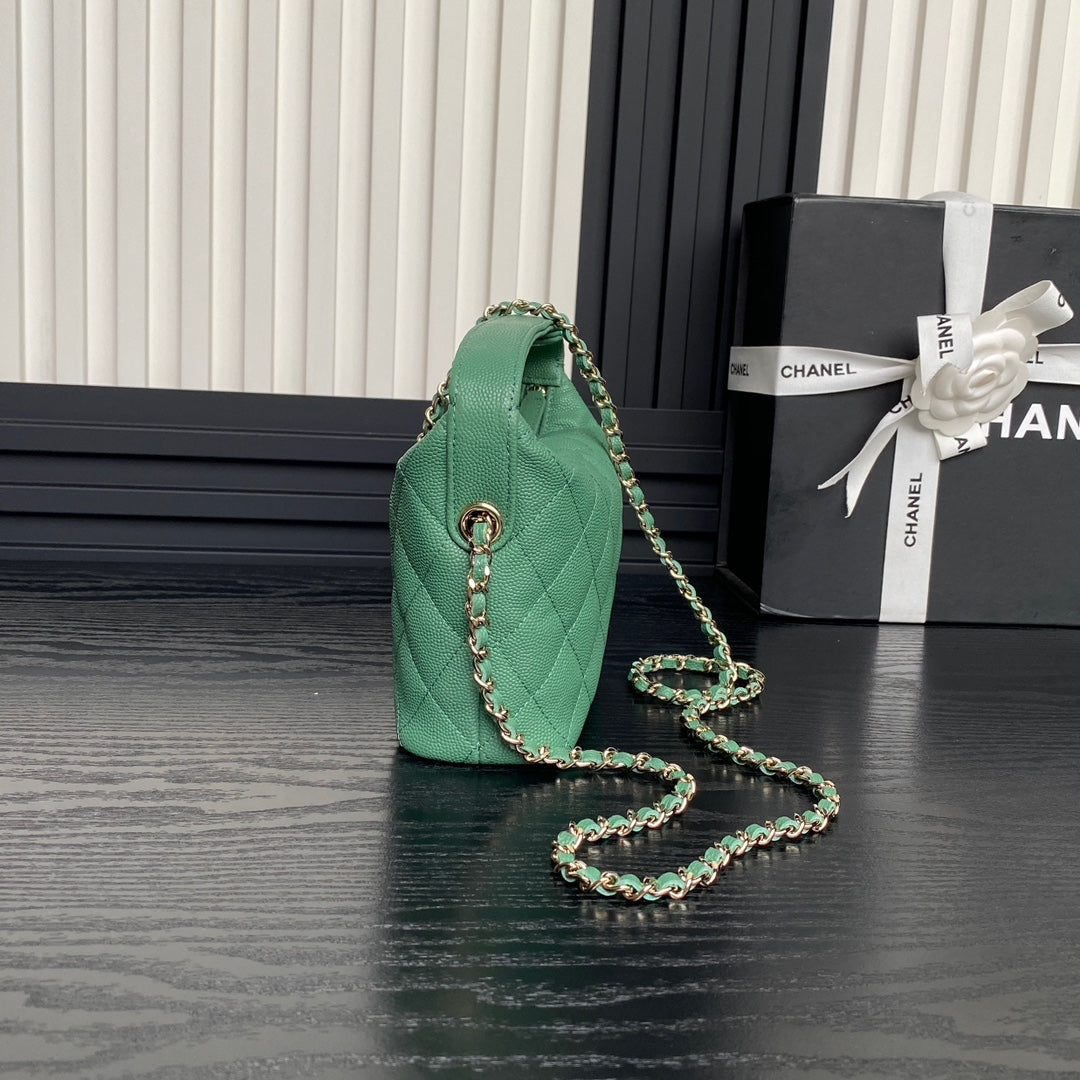 Sac Hobo CC 25C 21,5 cm avec poignée supérieure en cuir de veau grainé vert foncé