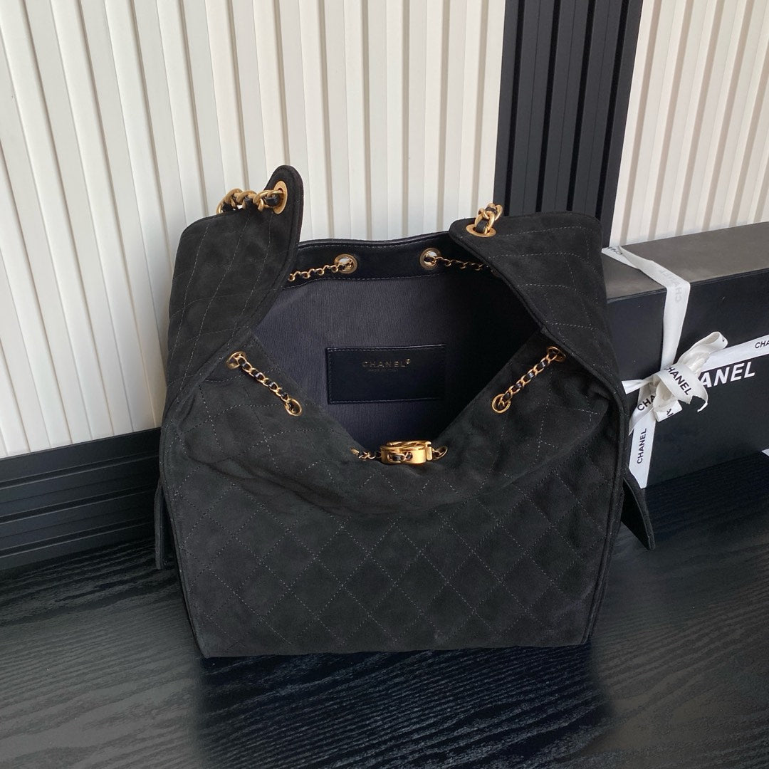 CC 25C HOBO BAG 40CM BLACK SUEDE