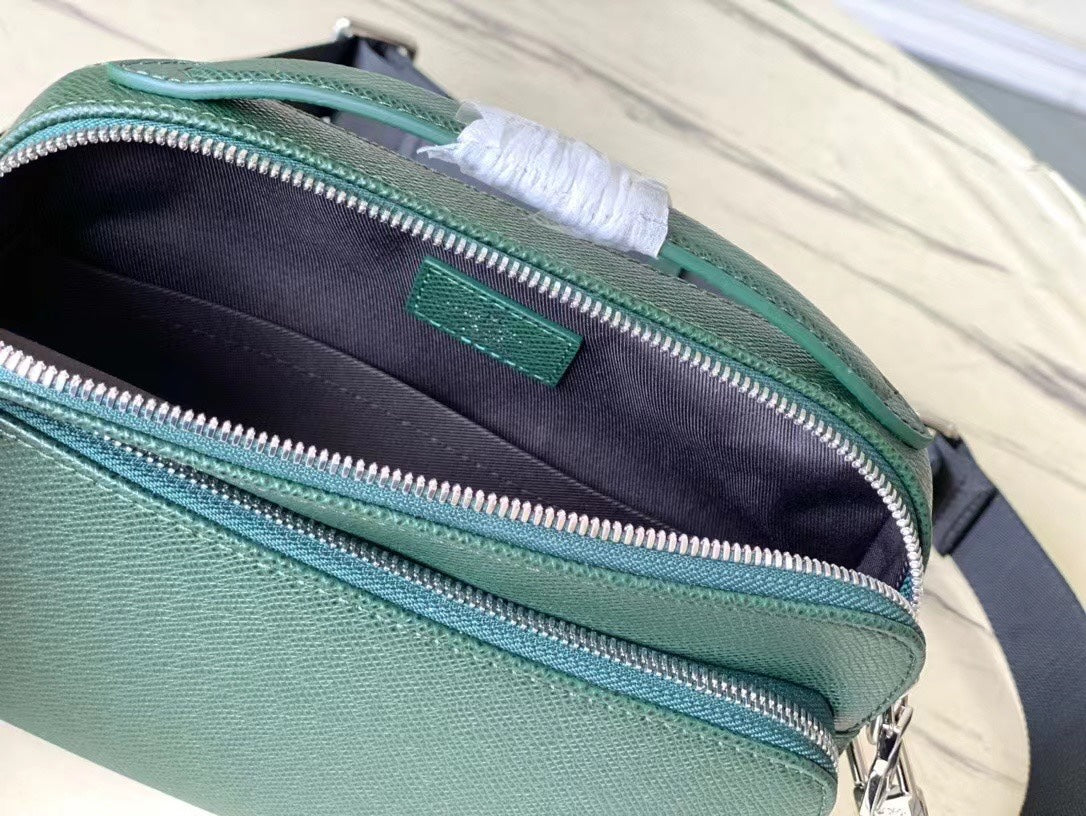 AVENUE MESSENGER 22 EN CUIR DE VEAU VERT FORÊT