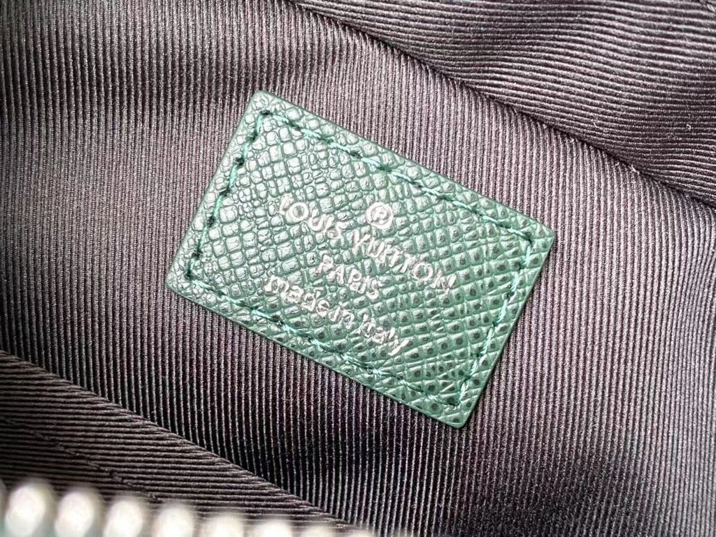 AVENUE MESSENGER 22 EN CUIR DE VEAU VERT FORÊT