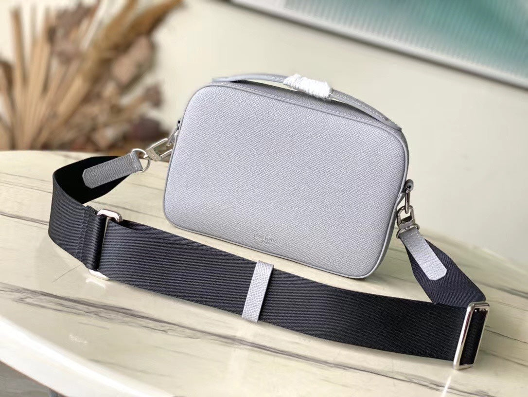 AVENUE MESSENGER 22 EN CUIR DE VEAU GRIS HARBOR