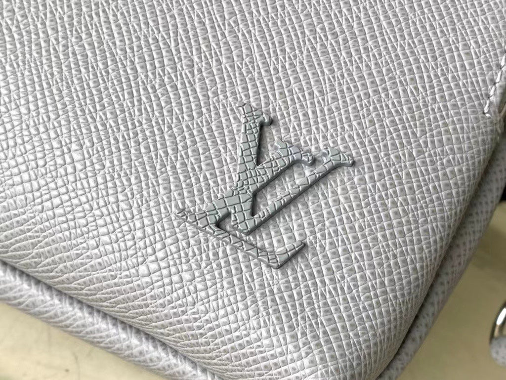AVENUE MESSENGER 22 EN CUIR DE VEAU GRIS HARBOR