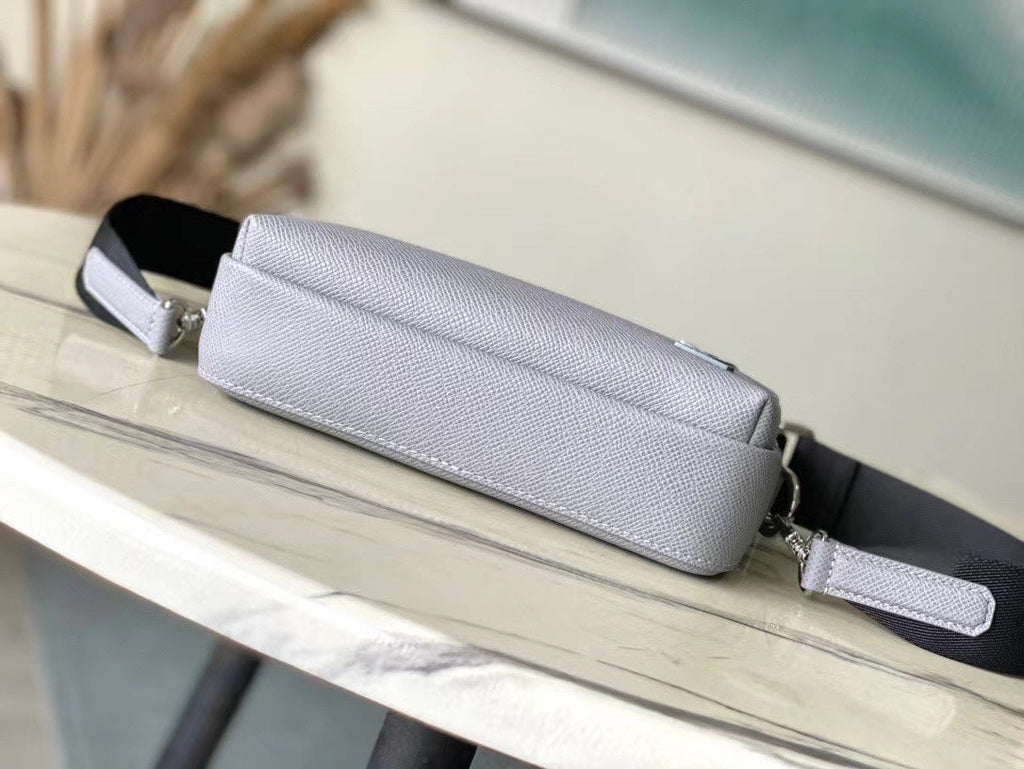 AVENUE MESSENGER 22 EN CUIR DE VEAU GRIS HARBOR