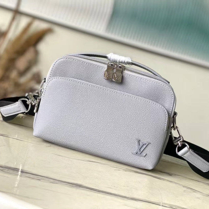 AVENUE MESSENGER 22 EN CUIR DE VEAU GRIS HARBOR
