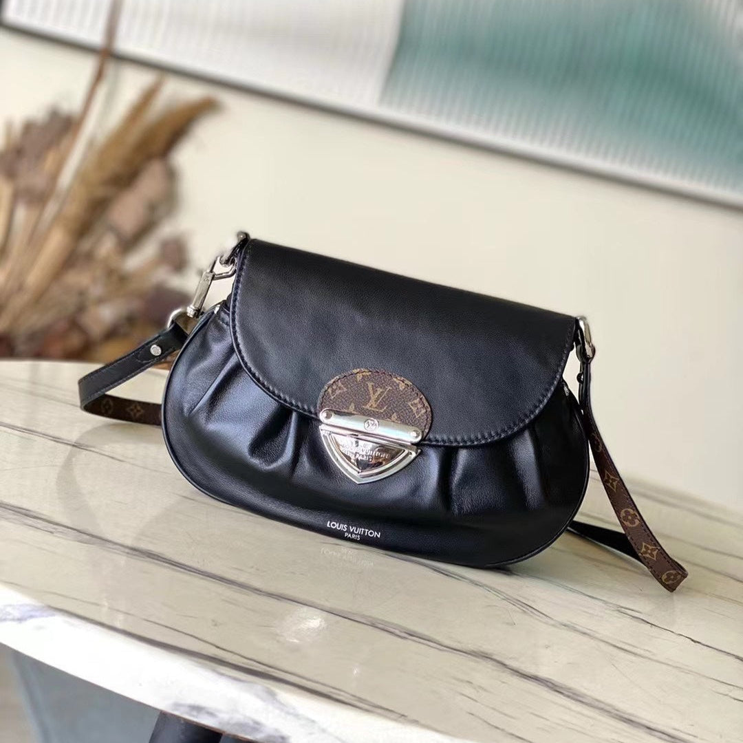 SUNSET VIBE 27 EN CUIR D'AGNEAU NOIR ET TOILE MONOGRAMME BOUCLE ARGENTÉE