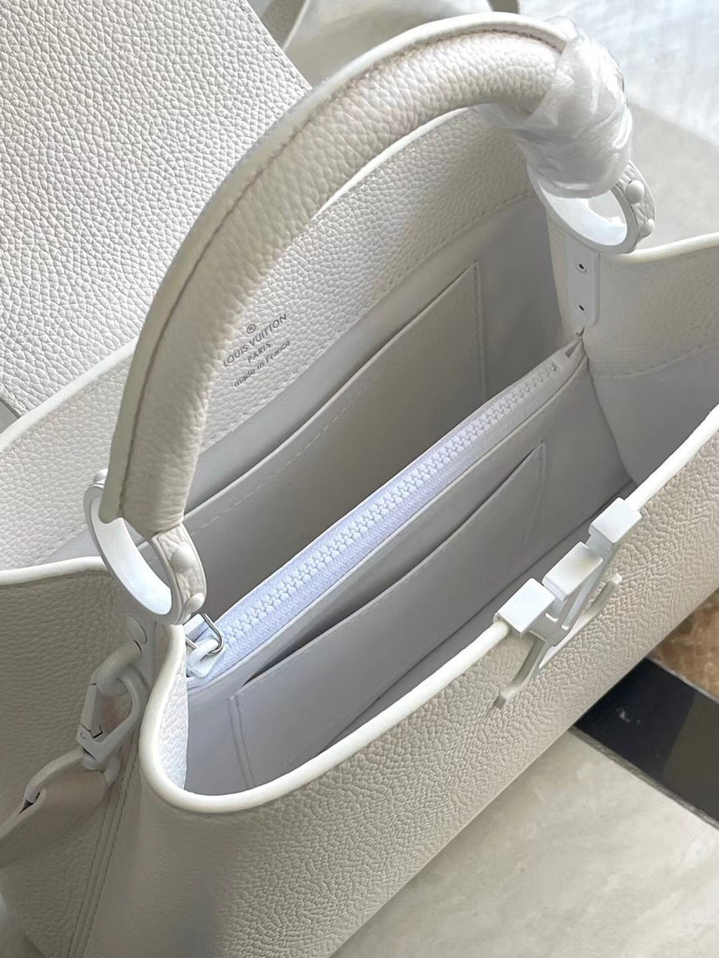 CAPUCINES EST-OUEST BB 27 EN TAURILLON BLANC