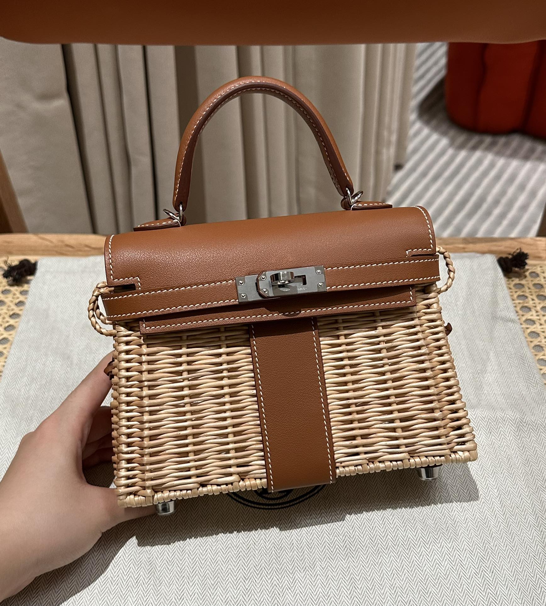 HM KELLY 20 PICNIC GOLD BAMBOO AND RATTAN