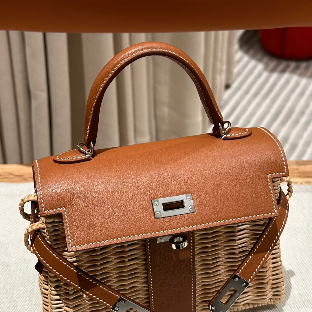 HM KELLY 20 PICNIC GOLD BAMBOO AND RATTAN