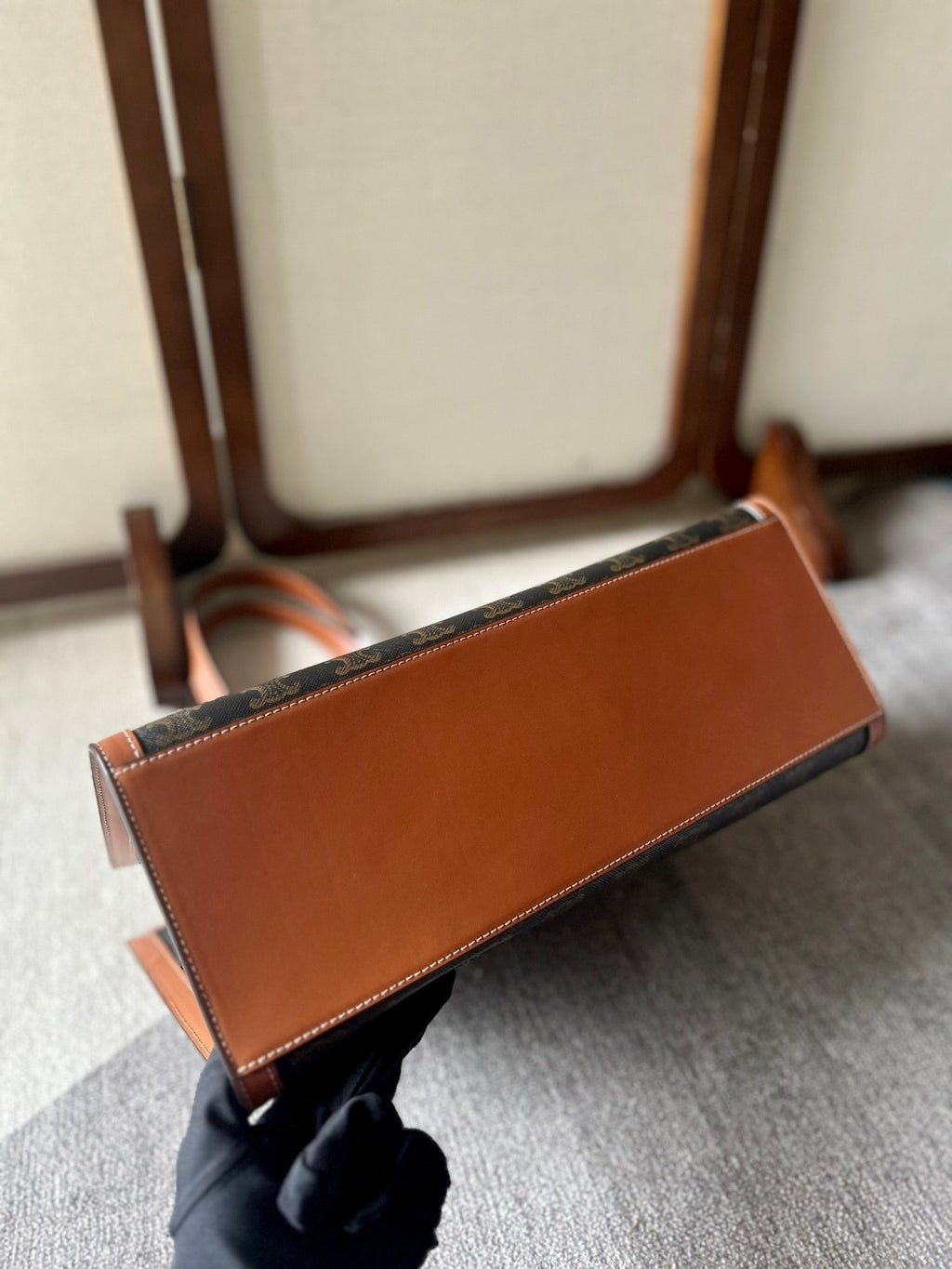 CABAS 37 ブラック トリオンフ キャンバス、ブロンズブラウン カーフスキントリム、ゴールドロック