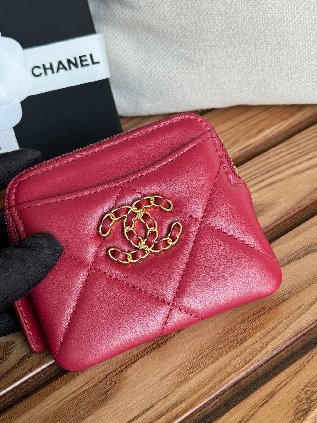 PORTE-MONNAIE ZIPPÉ CC 19 11 CM CUIR D'AGNEAU BORDEAUX QUINCAILLERIE DORÉE