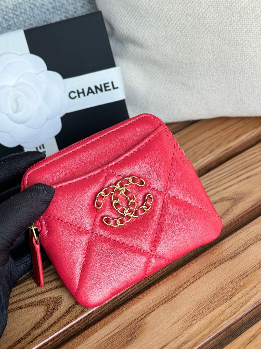 CC 19 ZIPPED COIN PURSE 11CM BLACK LAMBSKIN GOLD HARDWARE