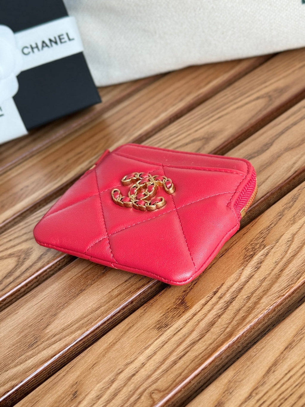CC 19 ZIPPED COIN PURSE 11CM BLACK LAMBSKIN GOLD HARDWARE