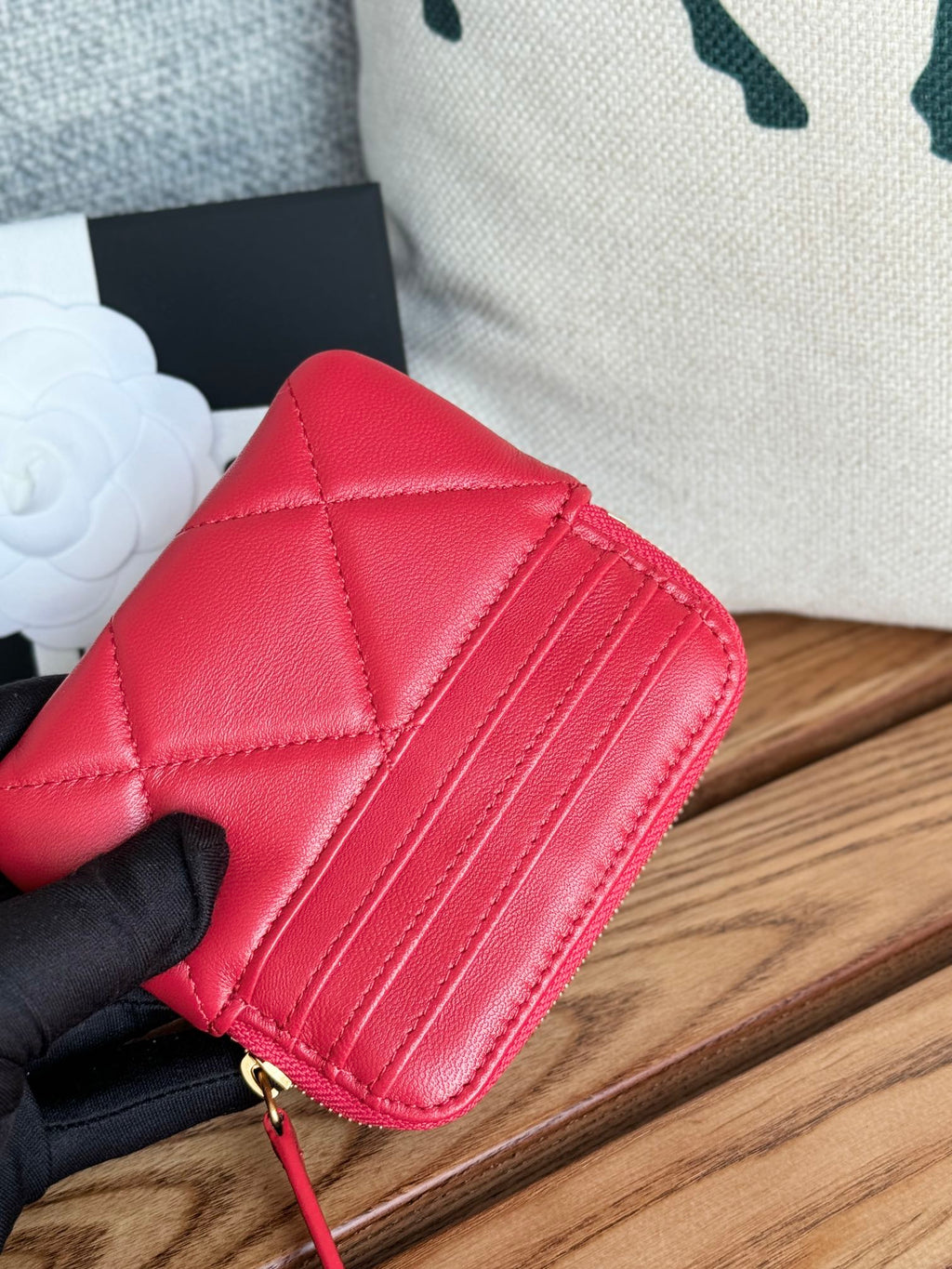 CC 19 ZIPPED COIN PURSE 11CM BLACK LAMBSKIN GOLD HARDWARE