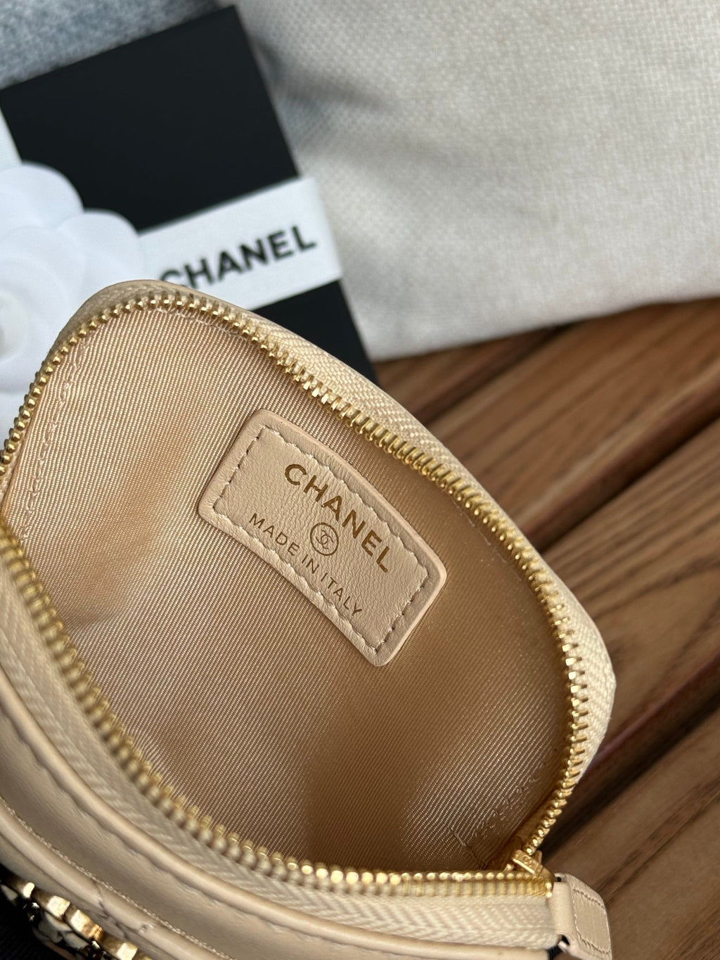 CC 19 ZIPPED COIN PURSE 11CM CREAM LAMBSKIN GOLD HARDWARE