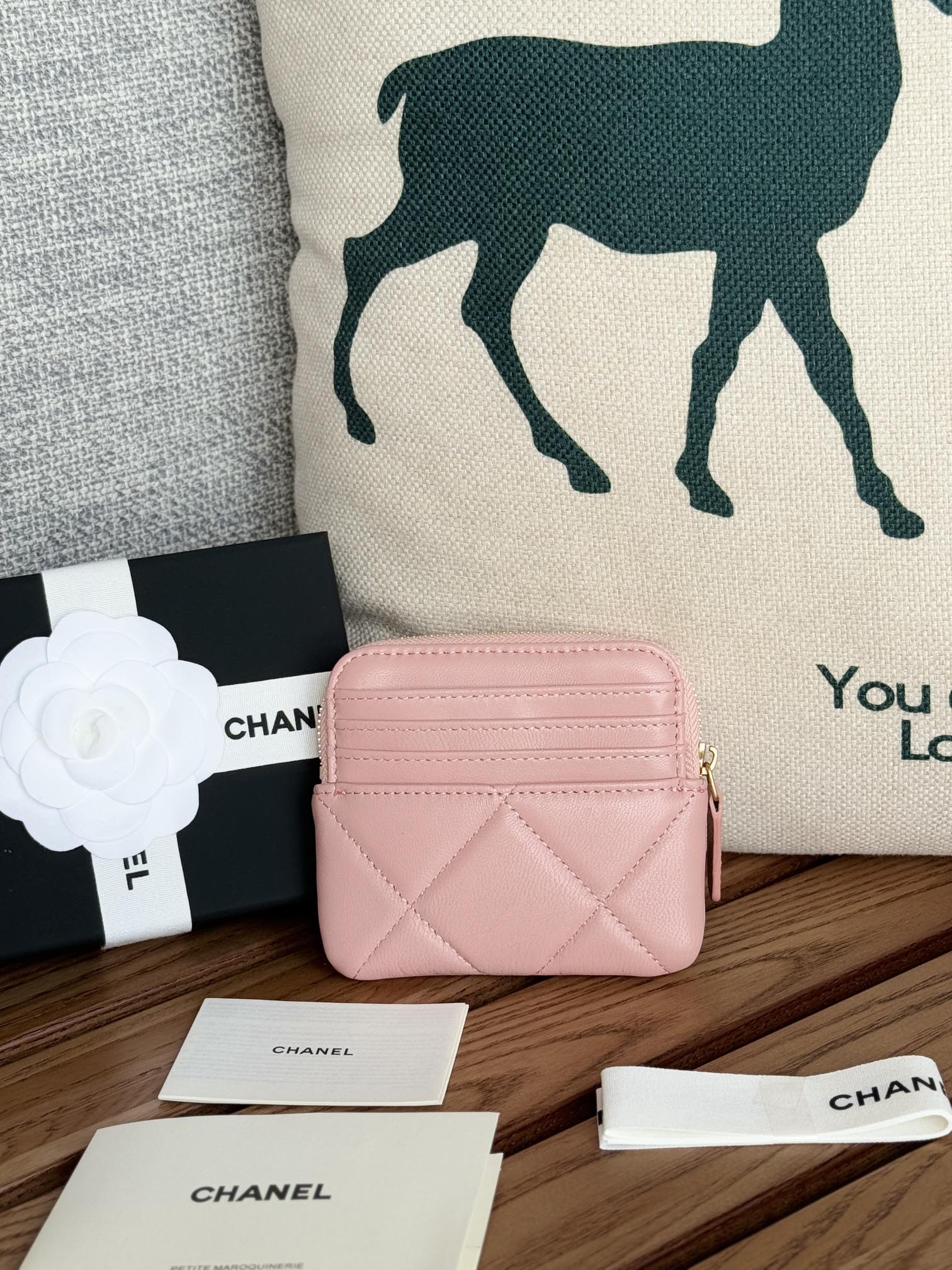 PORTE-MONNAIE ZIPPÉ CC 19 11 CM CUIR D'AGNEAU ROSE QUINCAILLERIE DORÉE