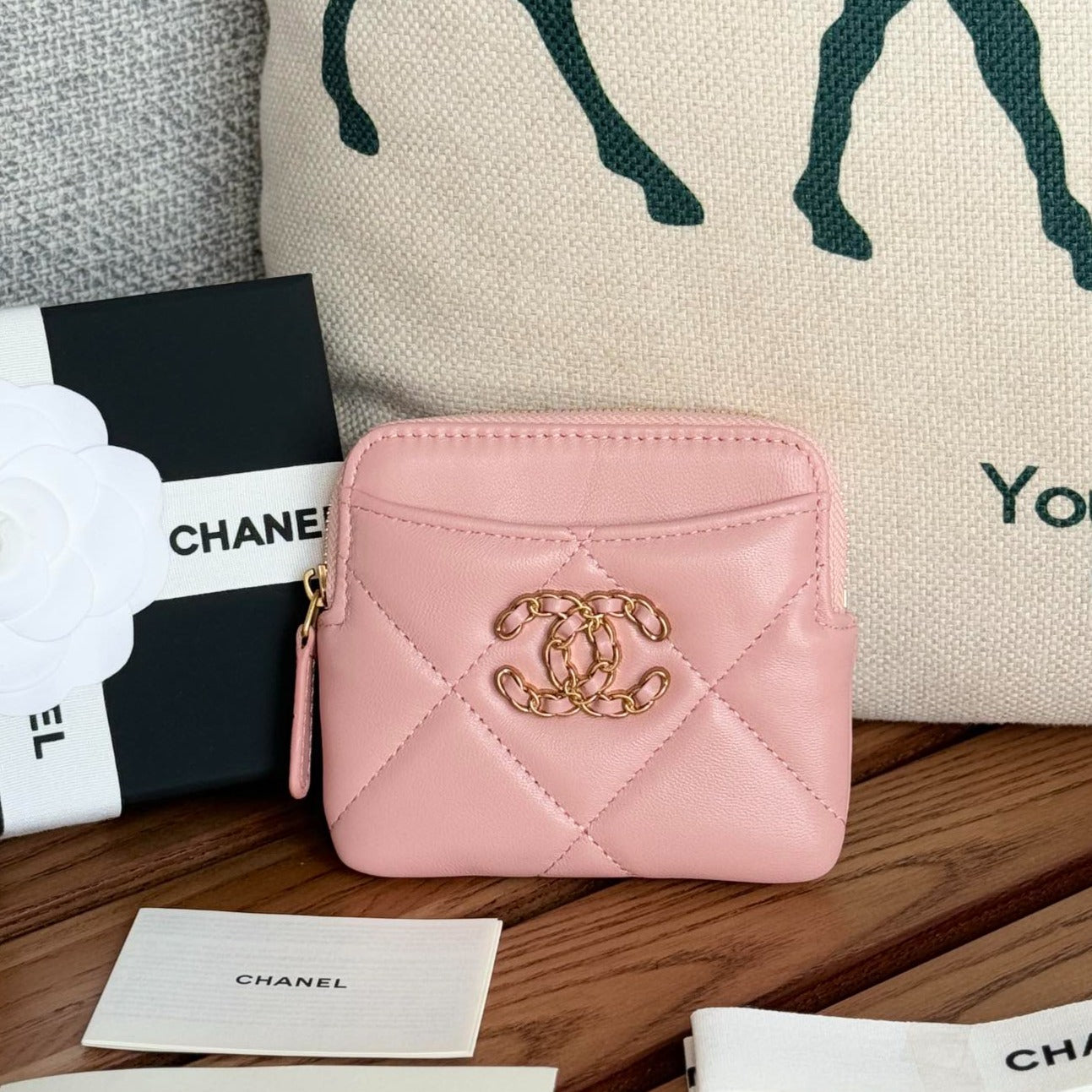 PORTE-MONNAIE ZIPPÉ CC 19 11 CM CUIR D'AGNEAU ROSE QUINCAILLERIE DORÉE