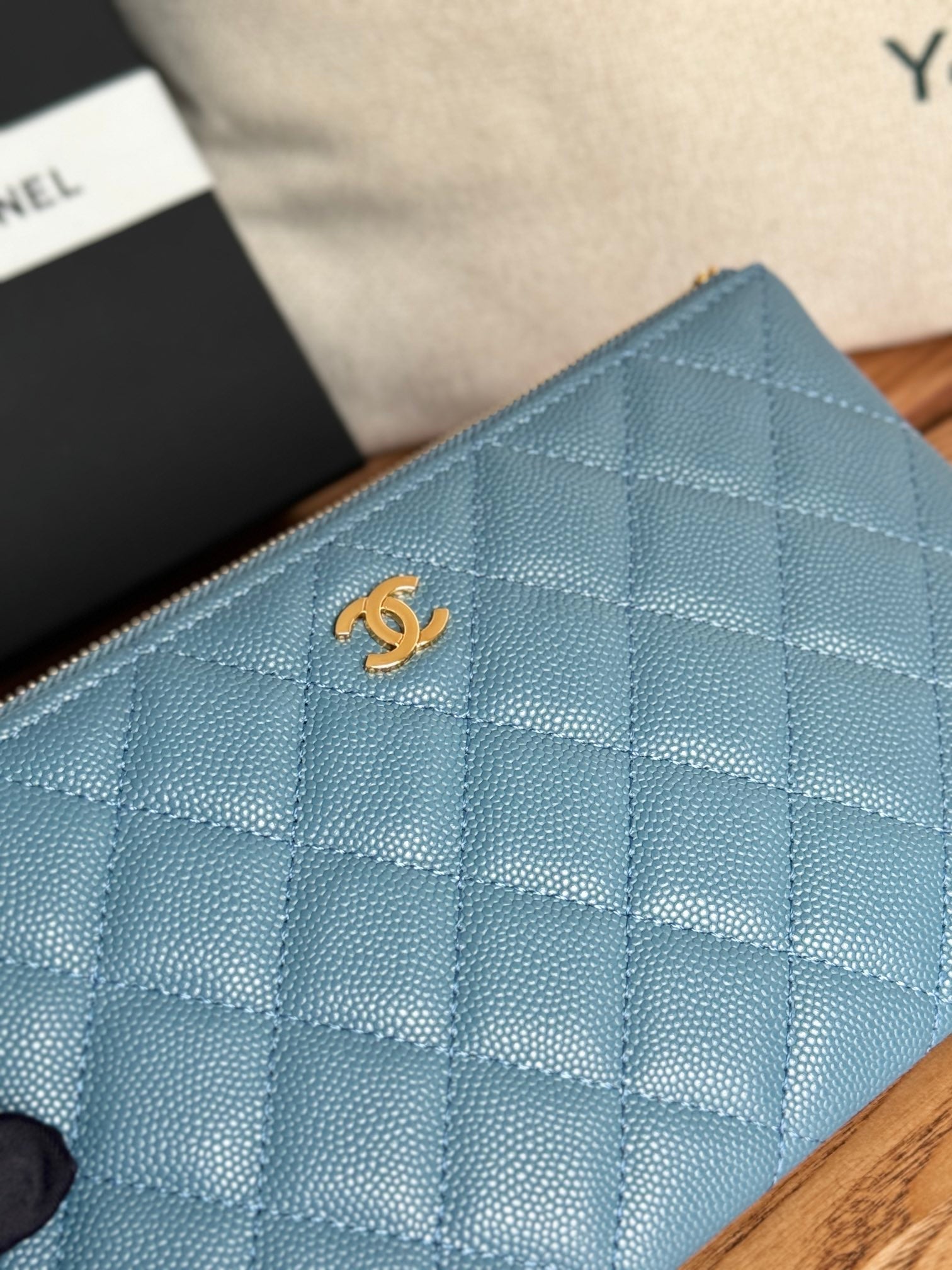 CC ZIPPED WALLET 20CM BLUE QUILTED CAVIAR GOLD HARDWARE