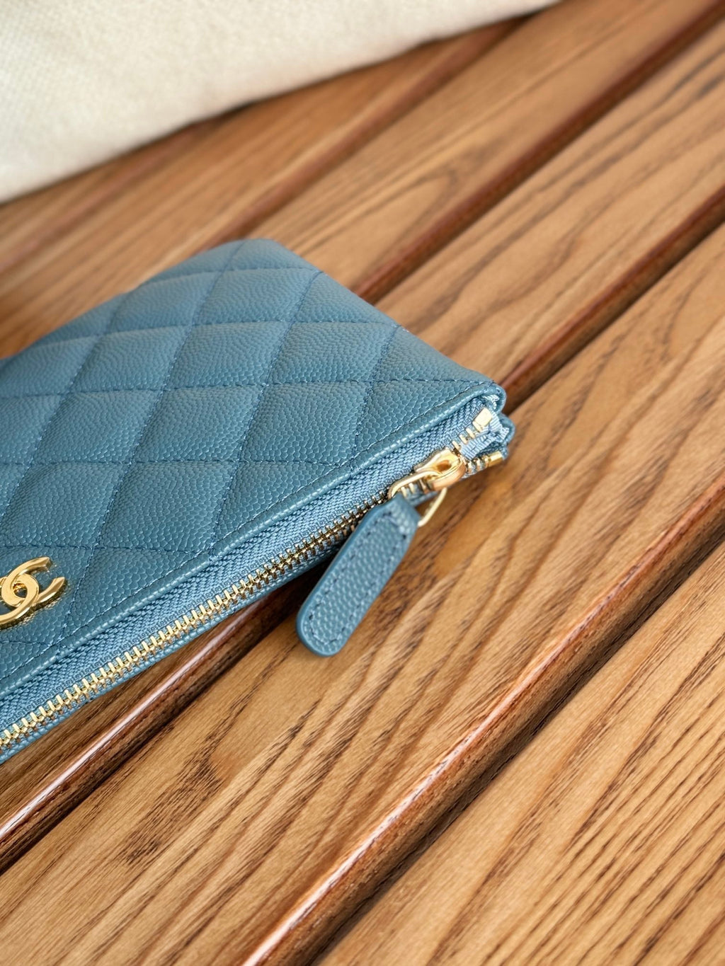 CC ZIPPED WALLET 20CM BLUE QUILTED CAVIAR GOLD HARDWARE