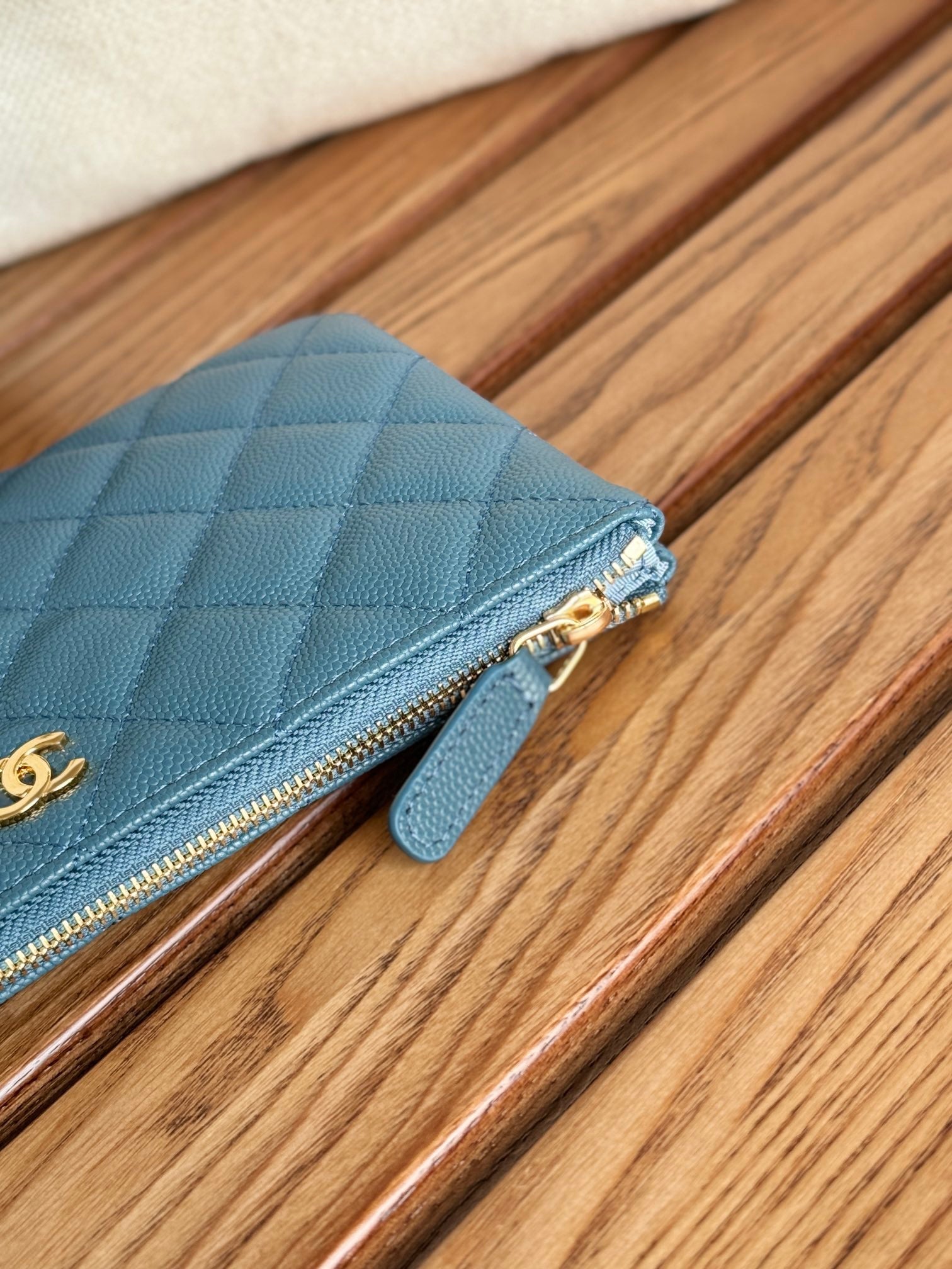 CC ZIPPED WALLET 20CM BLUE QUILTED CAVIAR GOLD HARDWARE
