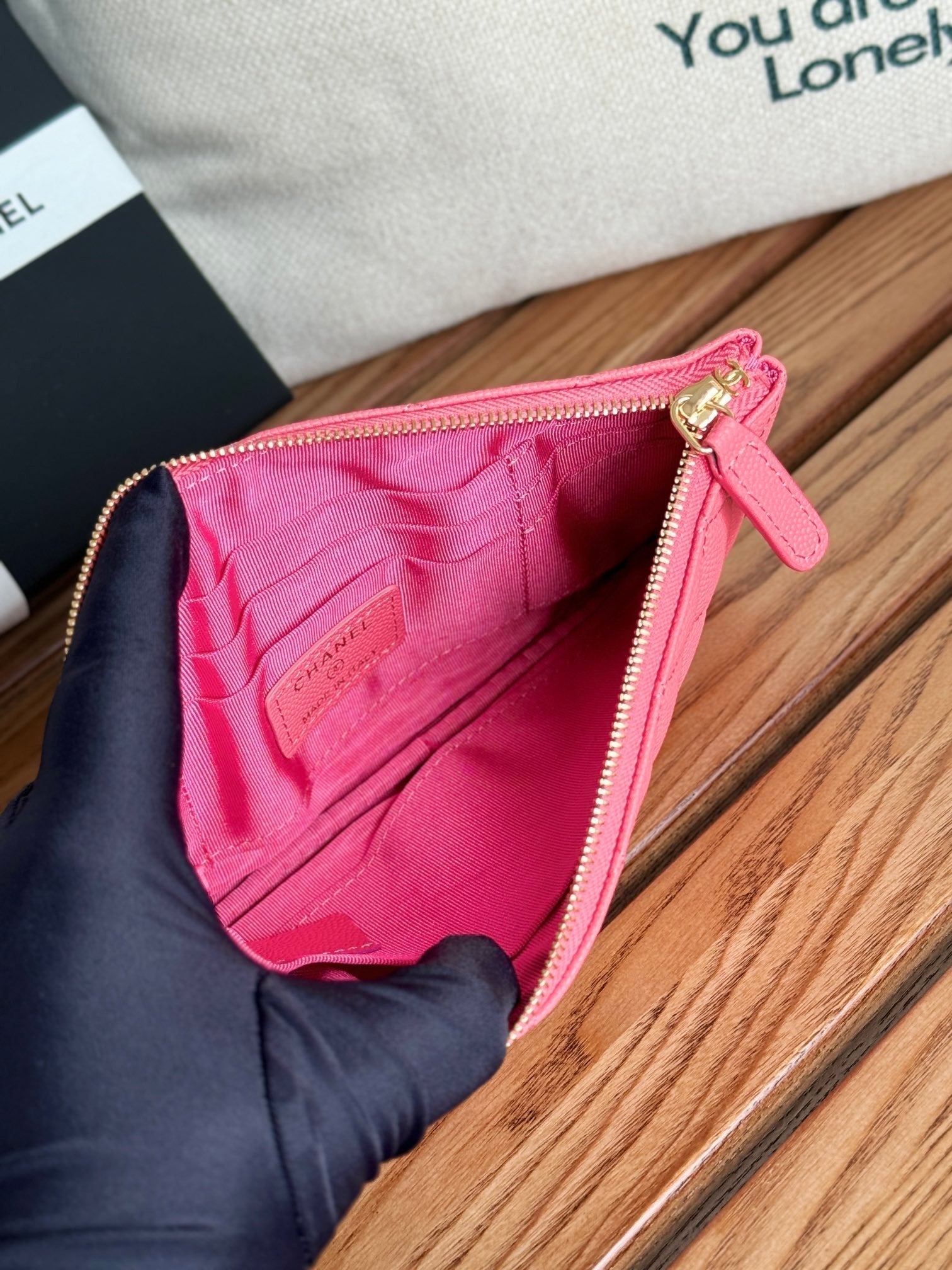 Portefeuille zippé CC 20 cm rose foncé matelassé caviar matériel doré