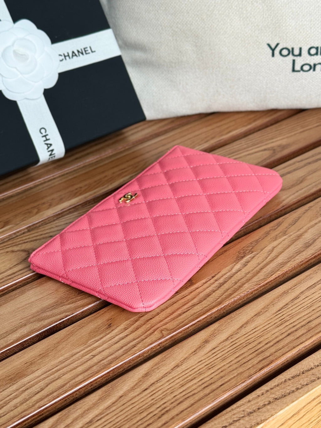 Portefeuille zippé CC 20 cm rose foncé matelassé caviar matériel doré