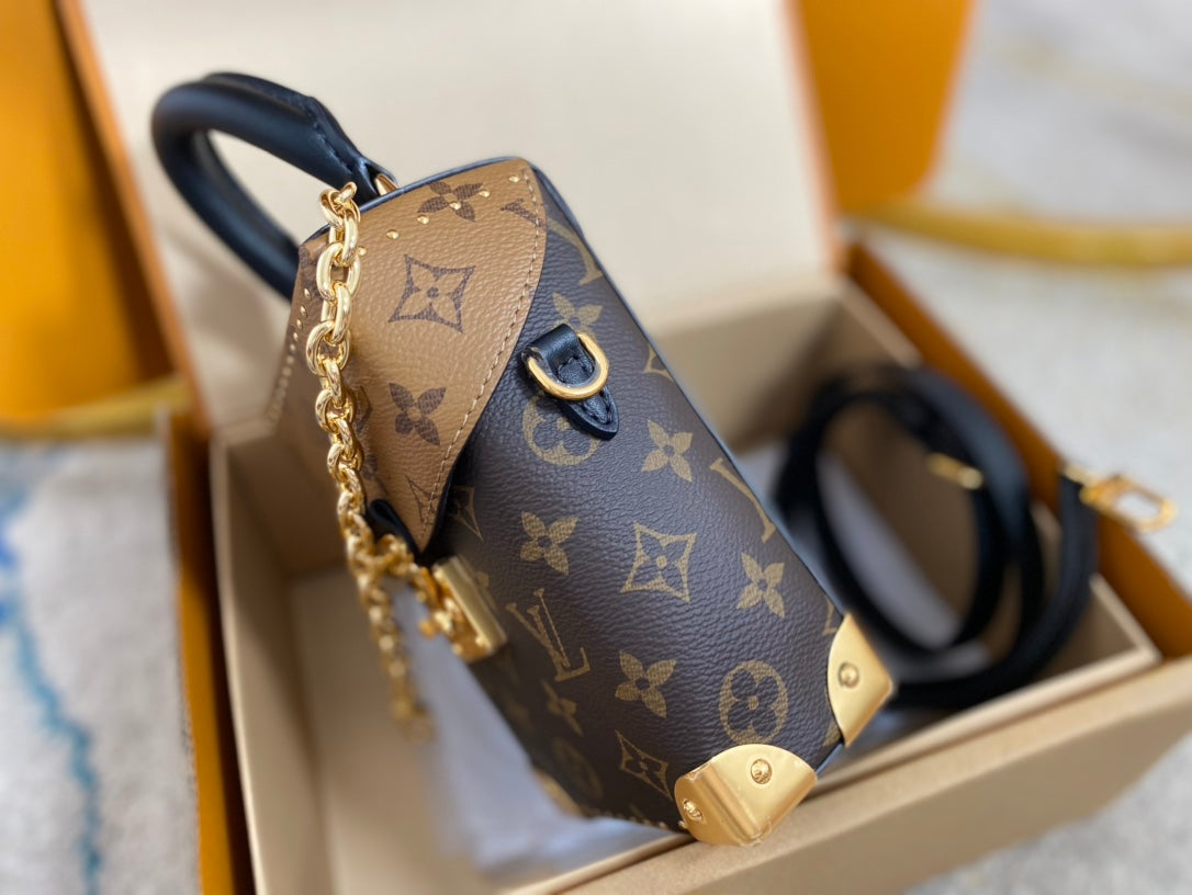 SAC POUR APPAREIL PHOTO 17 EN TOILE MARRON MONOGRAMME ET MONOGRAMME INVERSE