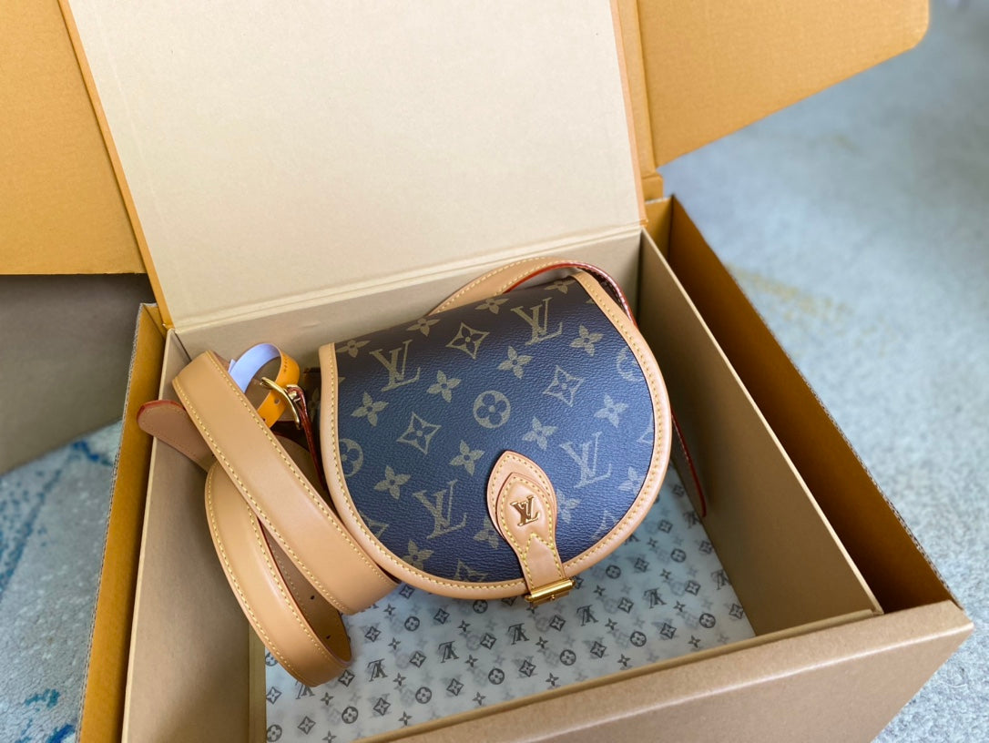 SACOCHE DE SELLE 18 EN TOILE MONOGRAMME MARRON ET GARNITURE EN CUIR